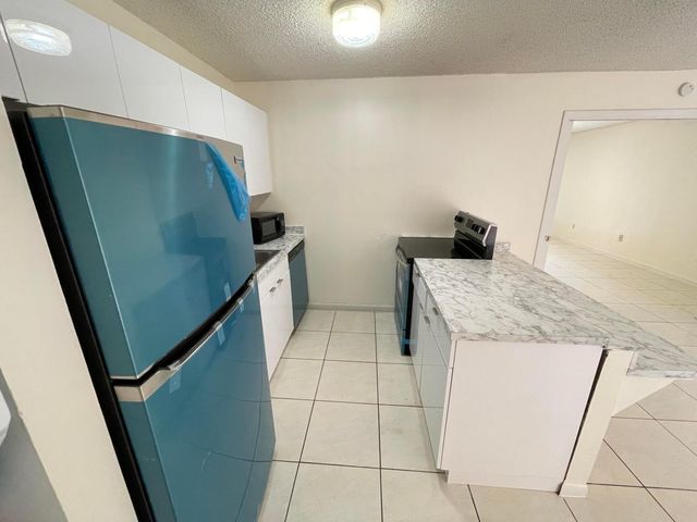 1852 My Place, West Palm Beach, FL 33417