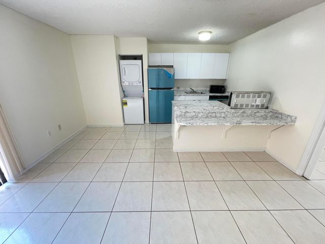 1852 My Place, West Palm Beach, FL 33417