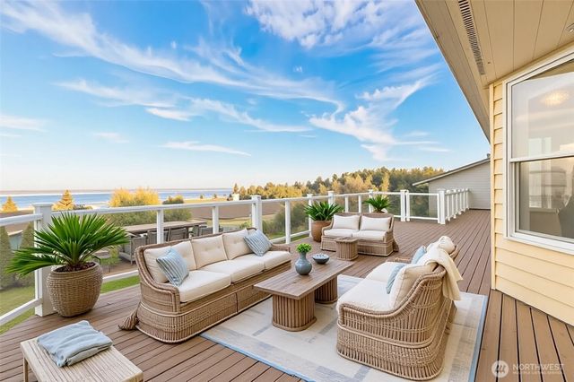 1535 WATKINS DR, Camano Island, WA 98282