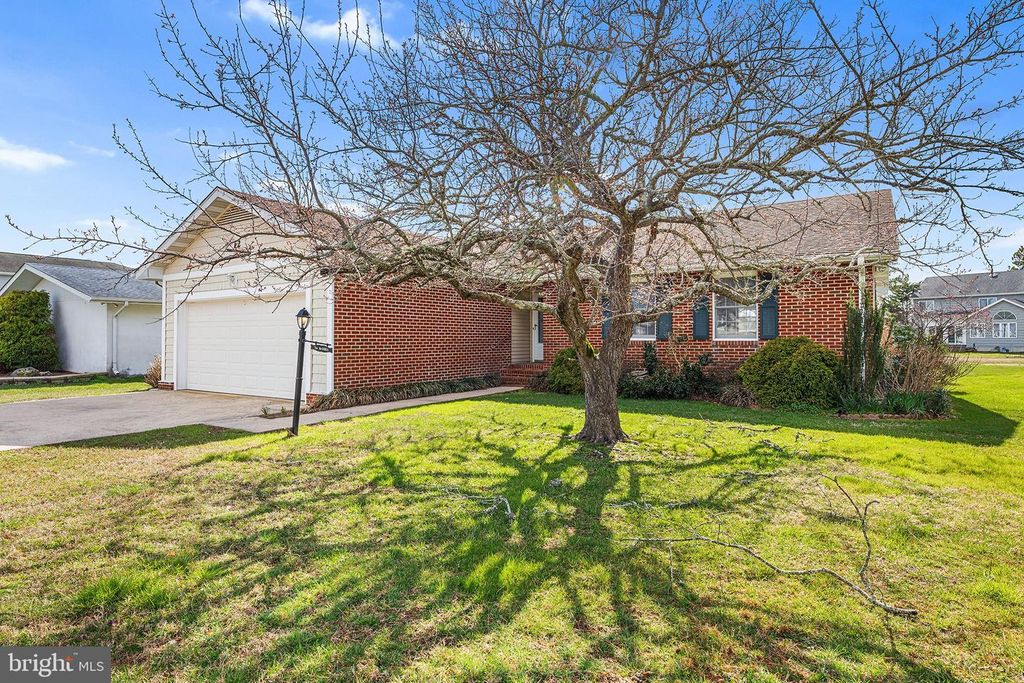 12 HERON ISLE CT, Ocean Pines, MD 21811