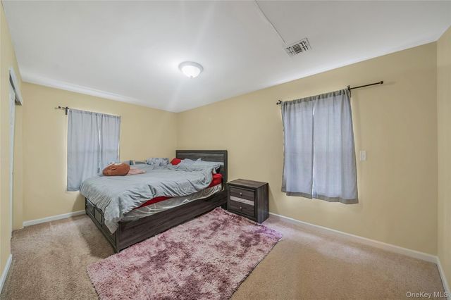 6 Denmark Court, Huntington, NY 11743