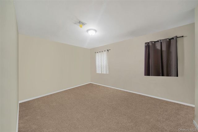 6 Denmark Court, Huntington, NY 11743