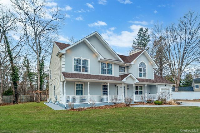 6 Denmark Court, Huntington, NY 11743