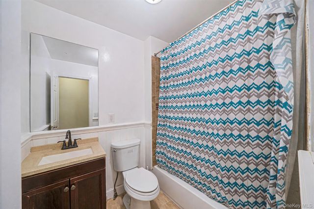 6 Denmark Court, Huntington, NY 11743