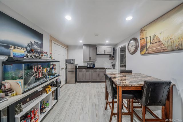 6 Denmark Court, Huntington, NY 11743