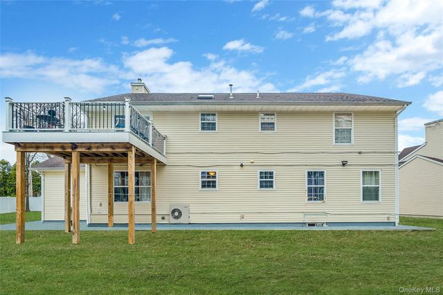 6 Denmark Court, Huntington, NY 11743