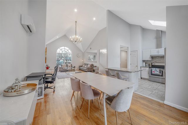 6 Denmark Court, Huntington, NY 11743