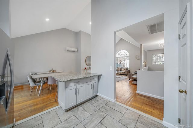 6 Denmark Court, Huntington, NY 11743