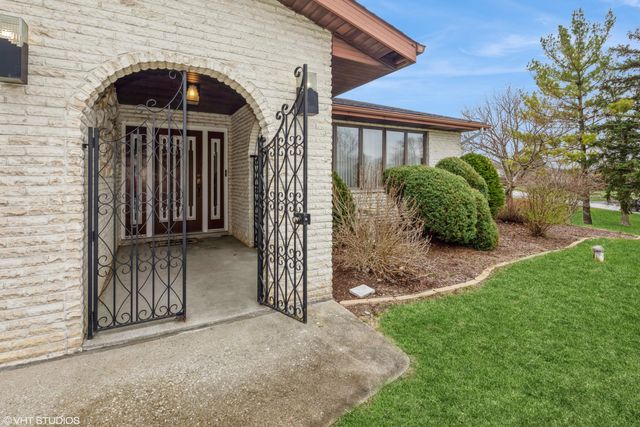 649 W 128th Court, Crown Point, IN 46307