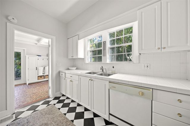 1917 BAHIA VISTA STREET, Sarasota, FL 34239