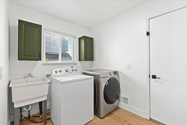 1040 Wildwood Lane, Canton, MI 48188