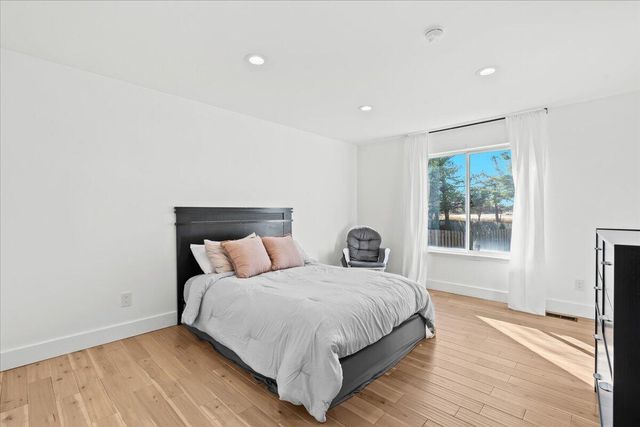 1040 Wildwood Lane, Canton, MI 48188