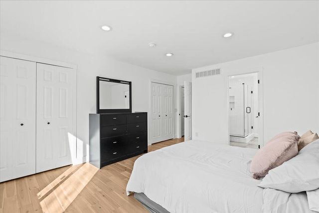 1040 Wildwood Lane, Canton, MI 48188