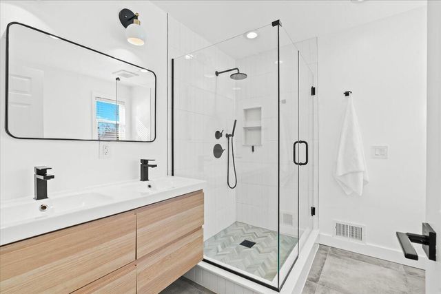 1040 Wildwood Lane, Canton, MI 48188