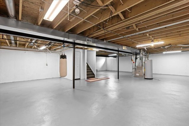 1040 Wildwood Lane, Canton, MI 48188