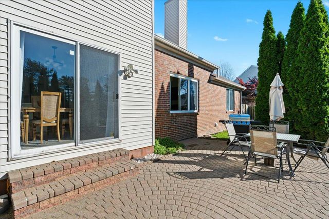 1040 Wildwood Lane, Canton, MI 48188