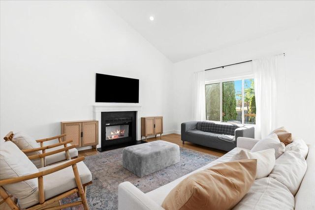 1040 Wildwood Lane, Canton, MI 48188