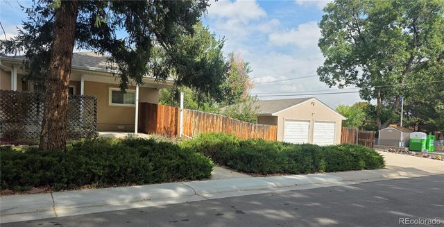 2300 Bell Court, Lakewood, CO 80215