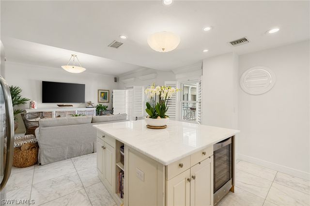 292 14th AVE S A, Naples, FL 34102