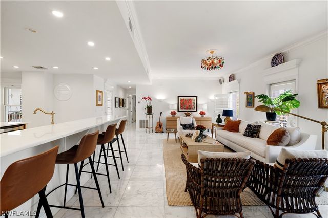 292 14th AVE S A, Naples, FL 34102