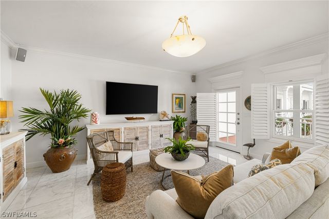 292 14th AVE S A, Naples, FL 34102