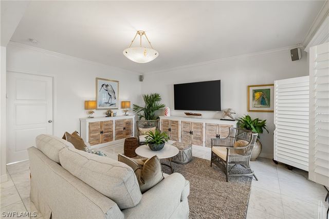 292 14th AVE S A, Naples, FL 34102