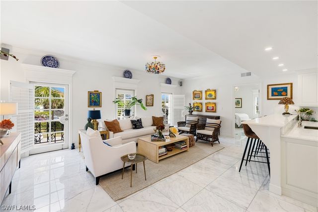 292 14th AVE S A, Naples, FL 34102