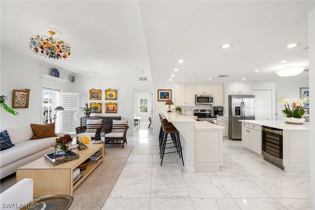 292 14th AVE S A, Naples, FL 34102