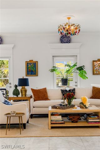 292 14th AVE S A, Naples, FL 34102