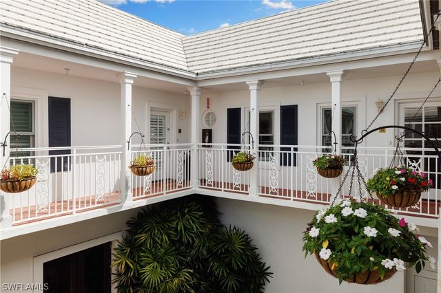 292 14th AVE S A, Naples, FL 34102