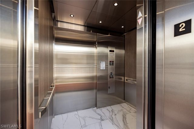 292 14th AVE S A, Naples, FL 34102