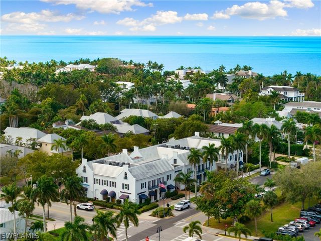 292 14th AVE S A, Naples, FL 34102