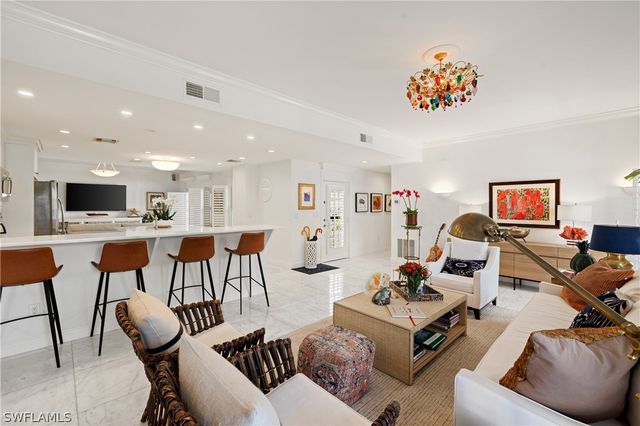 292 14th AVE S A, Naples, FL 34102