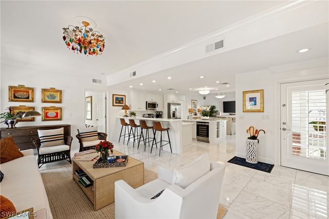 292 14th AVE S A, Naples, FL 34102