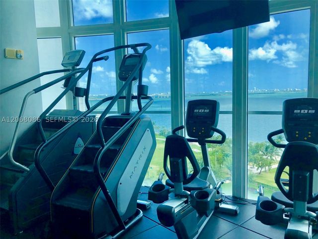 1800 N Bayshore Dr 2708, Miami, FL 33132