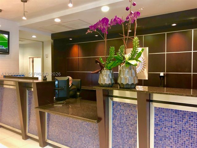 1800 N Bayshore Dr 2708, Miami, FL 33132