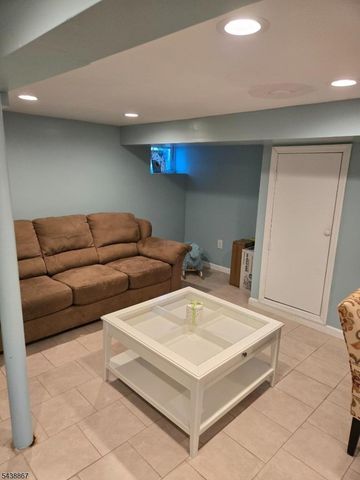 67 Emerson St, Clifton City, NJ 07013