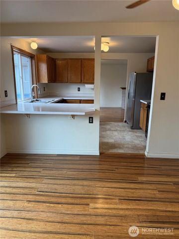 1652 93rd Street S, Tacoma, WA 98444