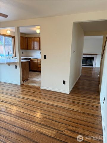 1652 93rd Street S, Tacoma, WA 98444
