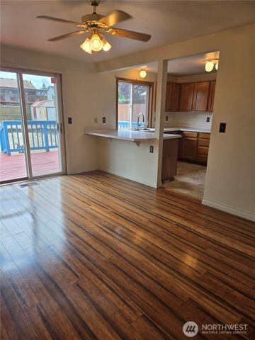 1652 93rd Street S, Tacoma, WA 98444