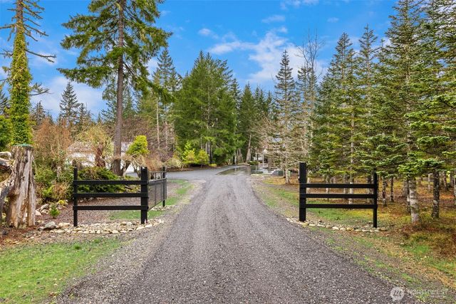 456 Fire Station Avenue NW, Seabeck, WA 98380