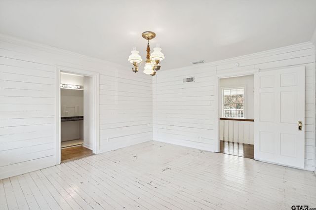 18621 County Road 477, Lindale, TX 75771