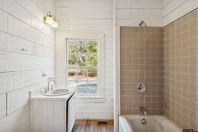 18621 County Road 477, Lindale, TX 75771