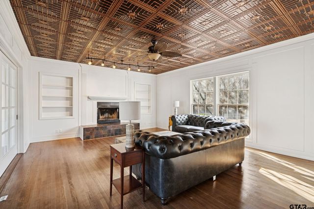 18621 County Road 477, Lindale, TX 75771