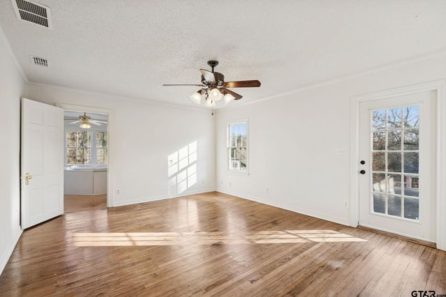 18621 County Road 477, Lindale, TX 75771