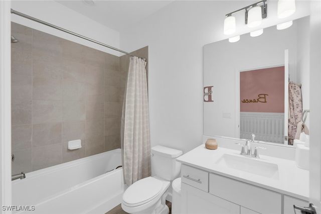 18664 Ives DR, Estero, FL 33928