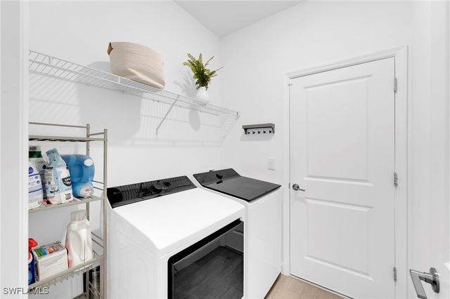 18664 Ives DR, Estero, FL 33928