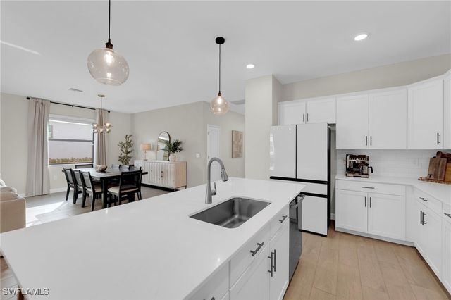 18664 Ives DR, Estero, FL 33928