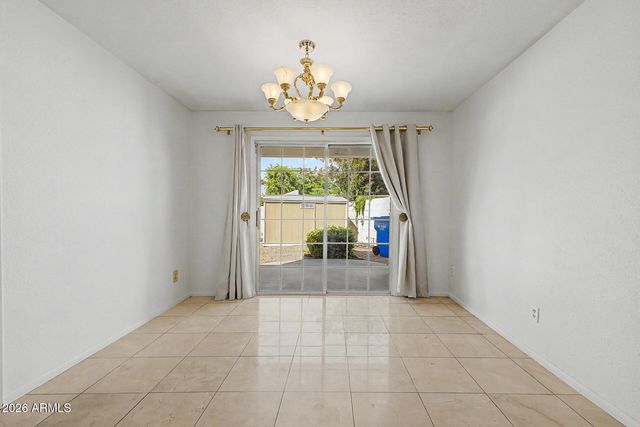 621 E CALAVAR Road, Phoenix, AZ 85022