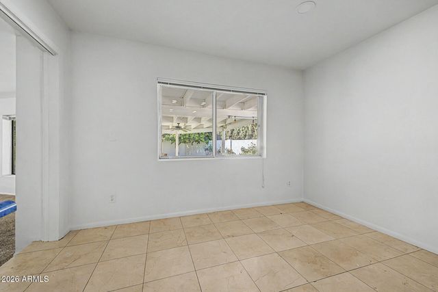 621 E CALAVAR Road, Phoenix, AZ 85022